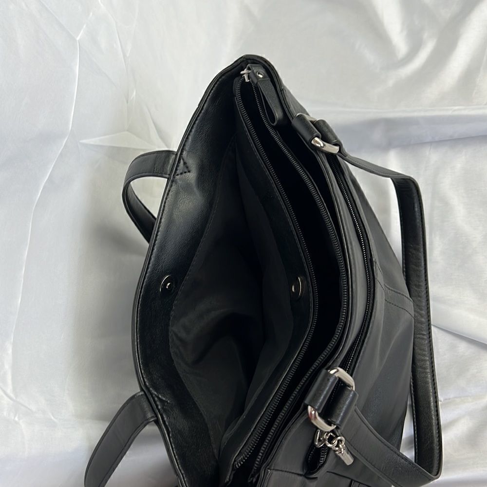 NWOT GIANIBERNINI leather black handbag - Picture 11 of 13